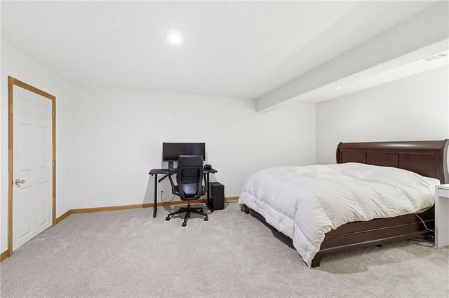 8001 Darnell Lane, Lenexa, KS 66215