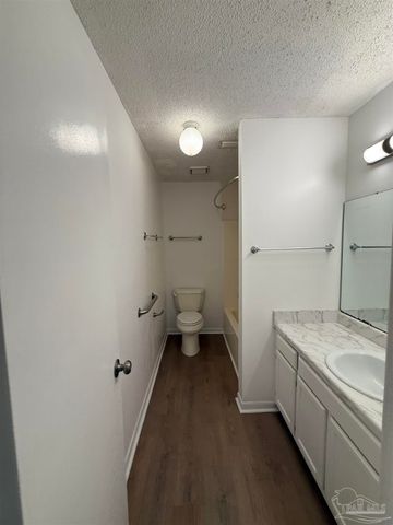 8370 Carl Dean 206, Pensacola, FL 32514