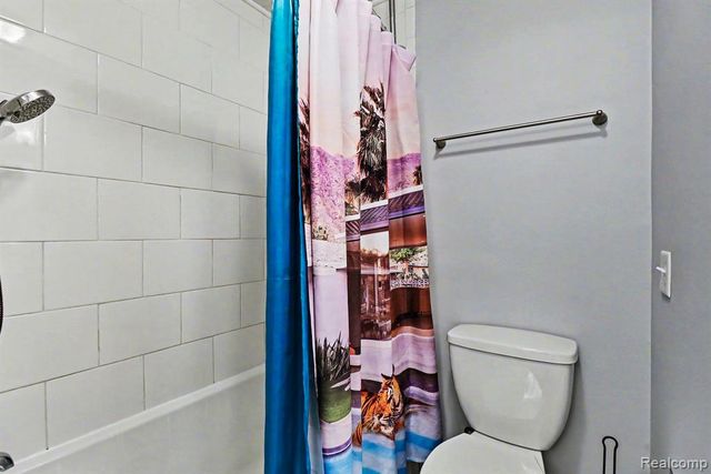 855 Cliffs Drive 303C, Ypsilanti, MI 48198