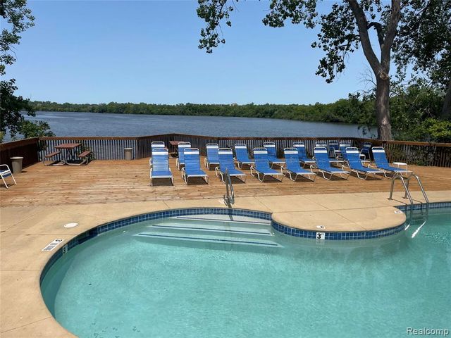 855 Cliffs Drive 303C, Ypsilanti, MI 48198