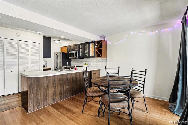 855 Cliffs Drive 303C, Ypsilanti, MI 48198