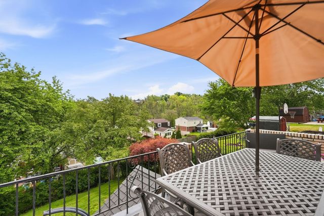 621 Portia DRIVE, Bethel Park, PA 15236