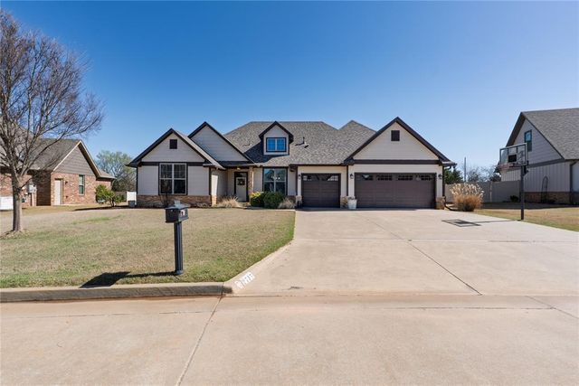 2715 Woodlawn Court, Shawnee, OK 74804