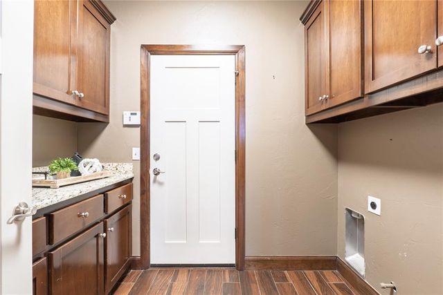 2715 Woodlawn Court, Shawnee, OK 74804