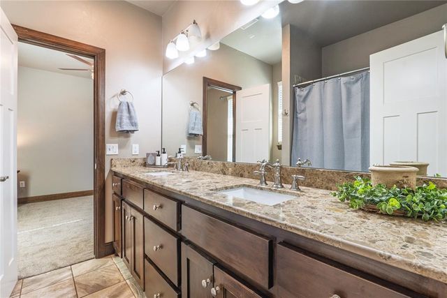 2715 Woodlawn Court, Shawnee, OK 74804