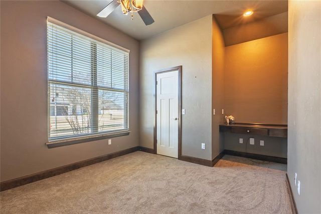 2715 Woodlawn Court, Shawnee, OK 74804