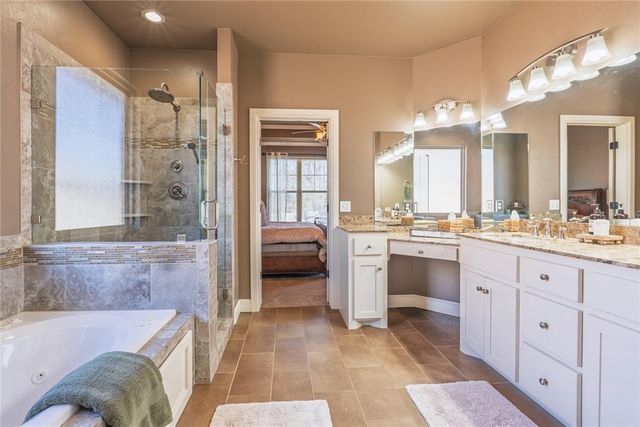 2715 Woodlawn Court, Shawnee, OK 74804