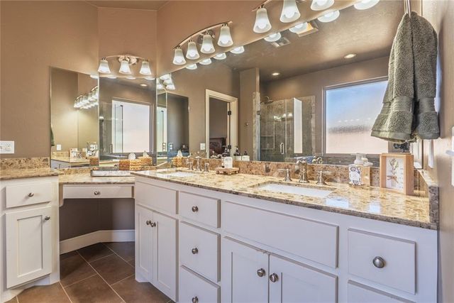 2715 Woodlawn Court, Shawnee, OK 74804