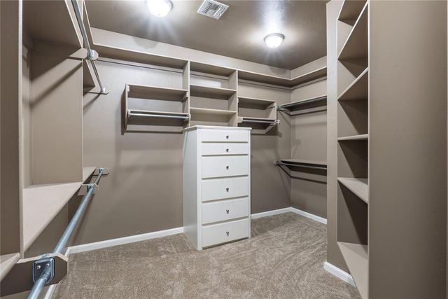 2715 Woodlawn Court, Shawnee, OK 74804