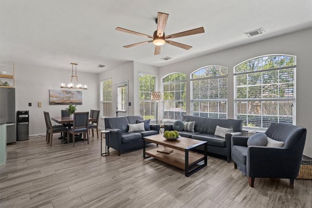 9028 Mountain Mist LN, Round Rock, TX 78681