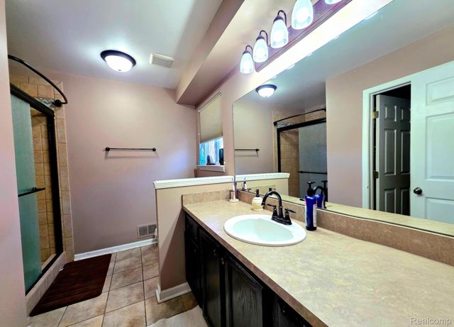 8366 Sherwood Drive, Grand Blanc Charter Township, MI 48439