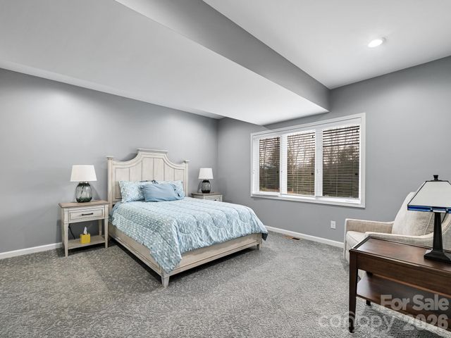 2208 E Cumming Woods Lane, Hendersonville, NC 28739