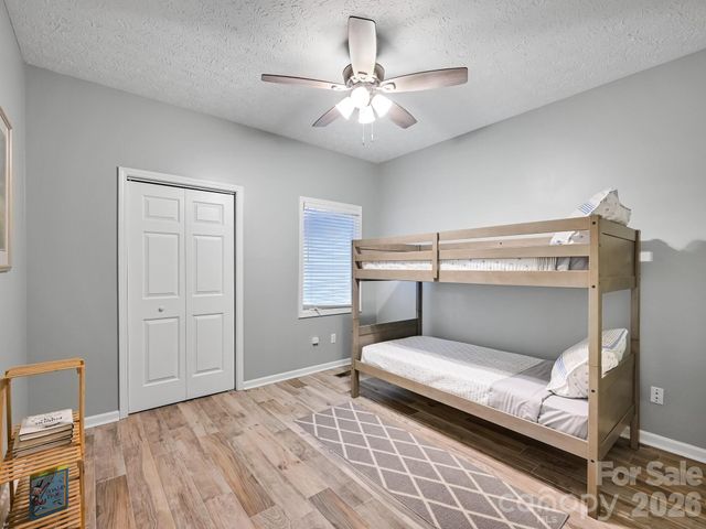 2208 E Cumming Woods Lane, Hendersonville, NC 28739