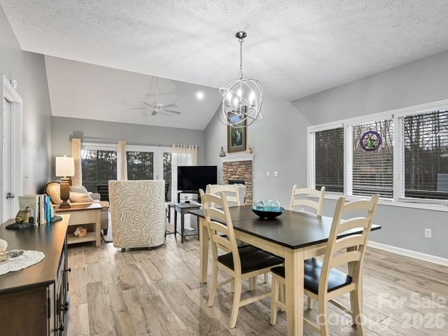 2208 E Cumming Woods Lane, Hendersonville, NC 28739