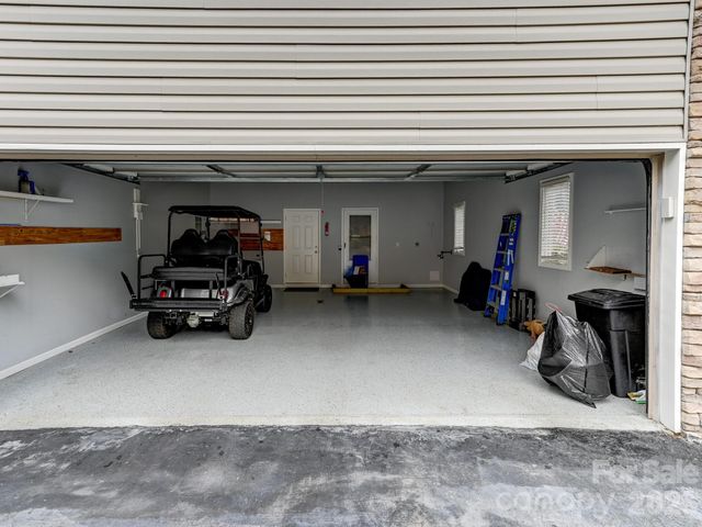 2208 E Cumming Woods Lane, Hendersonville, NC 28739