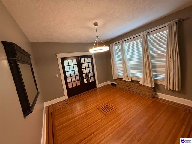 223 W Poplar Street, Elizabethtown, KY 42701