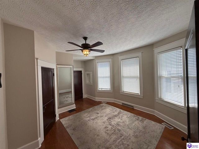 223 W Poplar Street, Elizabethtown, KY 42701