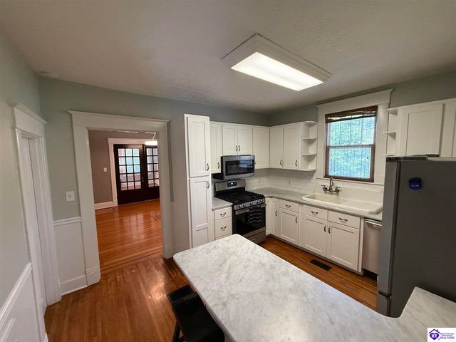 223 W Poplar Street, Elizabethtown, KY 42701