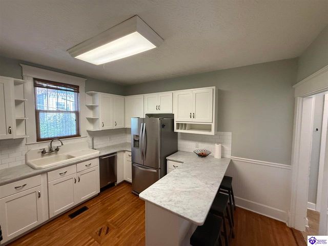 223 W Poplar Street, Elizabethtown, KY 42701