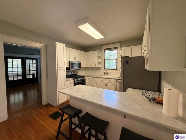 223 W Poplar Street, Elizabethtown, KY 42701