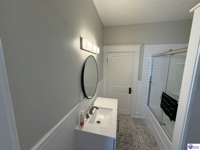 223 W Poplar Street, Elizabethtown, KY 42701