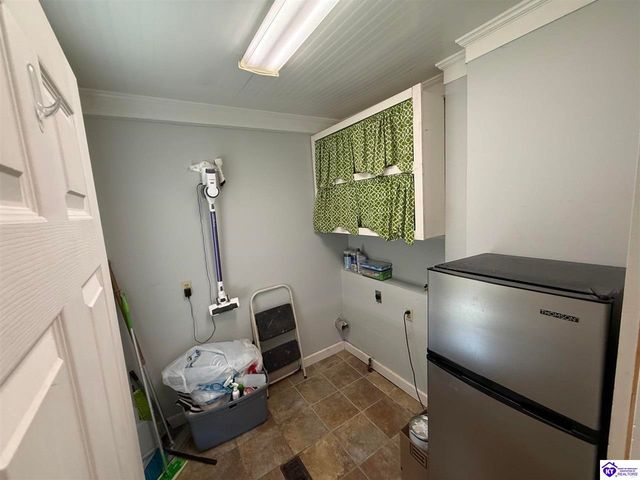 223 W Poplar Street, Elizabethtown, KY 42701