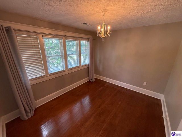 223 W Poplar Street, Elizabethtown, KY 42701