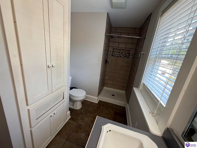223 W Poplar Street, Elizabethtown, KY 42701