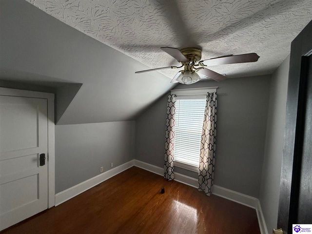 223 W Poplar Street, Elizabethtown, KY 42701
