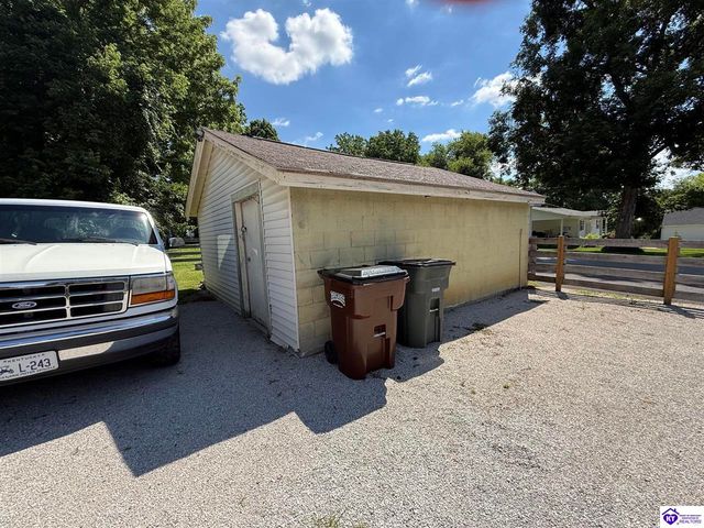 223 W Poplar Street, Elizabethtown, KY 42701