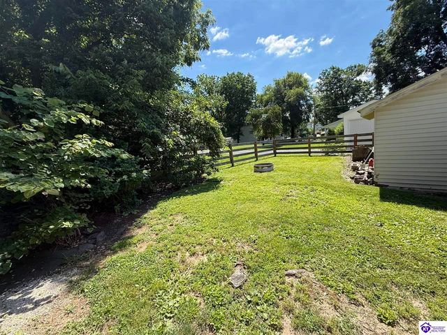 223 W Poplar Street, Elizabethtown, KY 42701