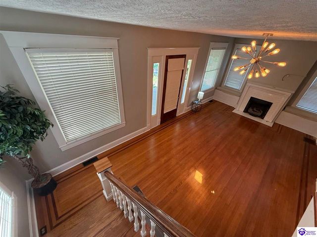 223 W Poplar Street, Elizabethtown, KY 42701