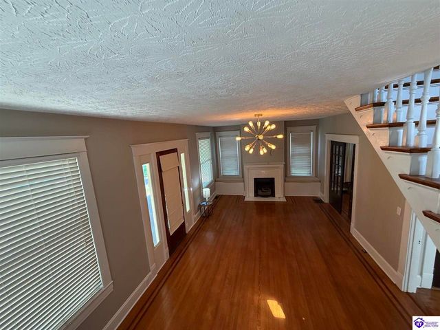 223 W Poplar Street, Elizabethtown, KY 42701