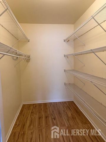 513 Waterford Drive, Edison, NJ 08817