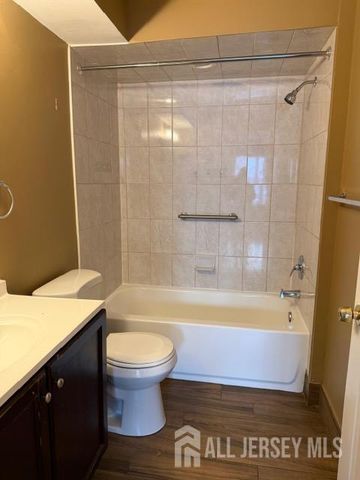 513 Waterford Drive, Edison, NJ 08817