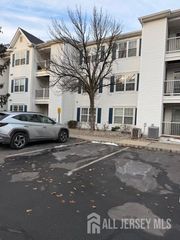 513 Waterford Drive, Edison, NJ 08817