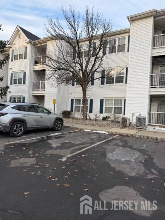 513 Waterford Drive, Edison, NJ 08817