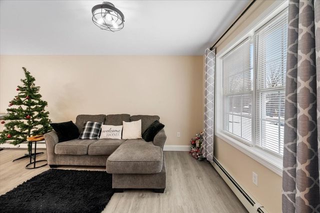 28 Murray Rd, Ashburnham, MA 01430