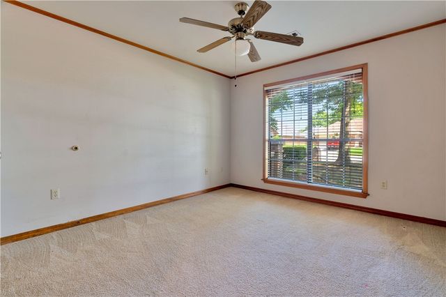 3406 W Hemlock Street, Rogers, AR 72756