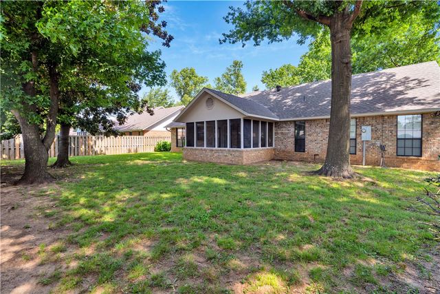 3406 W Hemlock Street, Rogers, AR 72756