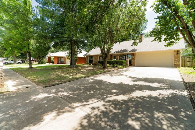 3406 W Hemlock Street, Rogers, AR 72756