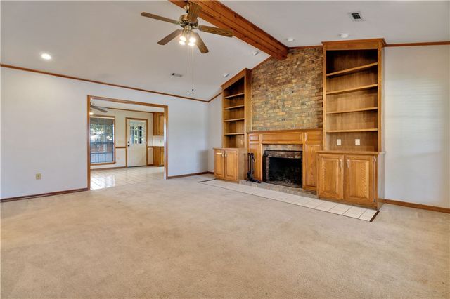3406 W Hemlock Street, Rogers, AR 72756