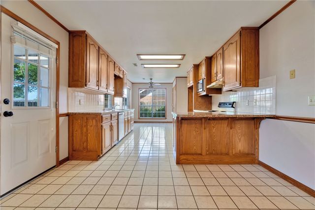 3406 W Hemlock Street, Rogers, AR 72756