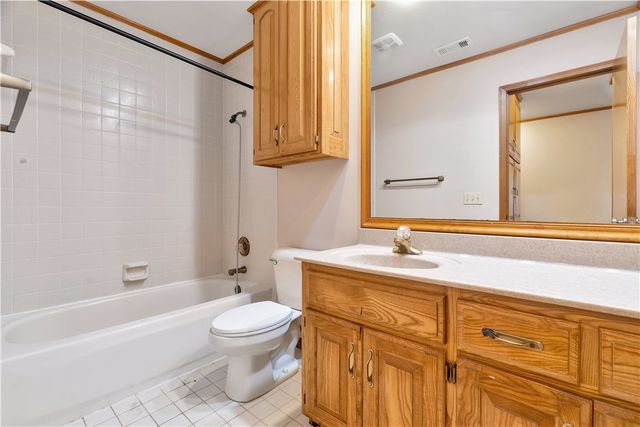 3406 W Hemlock Street, Rogers, AR 72756