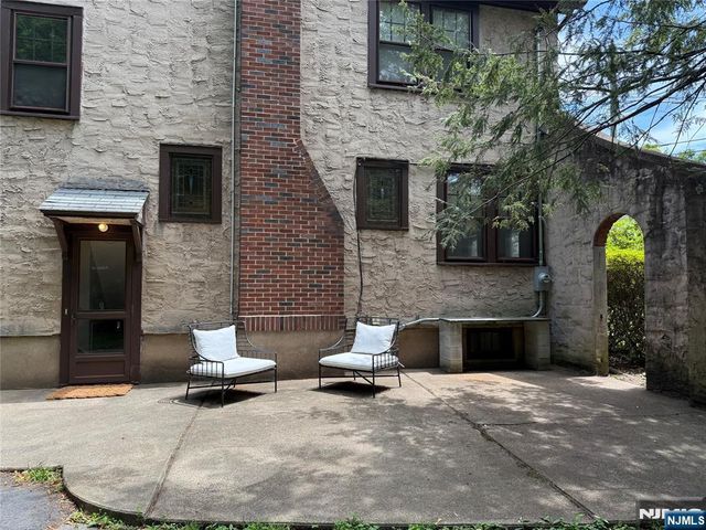37 Columbus Avenue, Harrington Park, NJ 07640