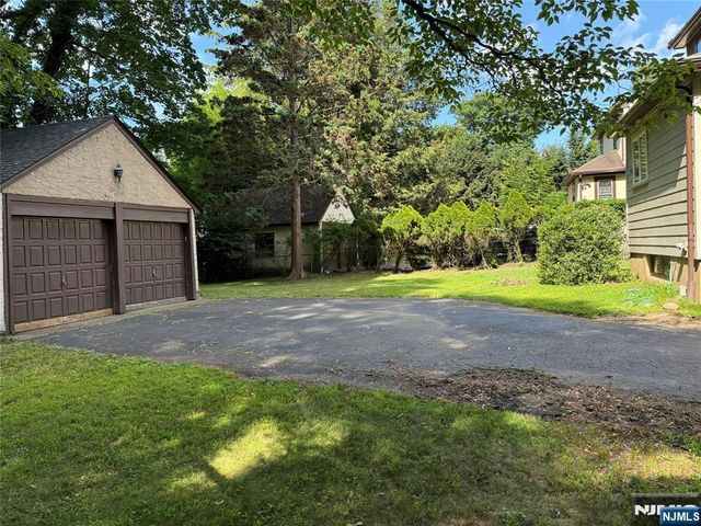 37 Columbus Avenue, Harrington Park, NJ 07640