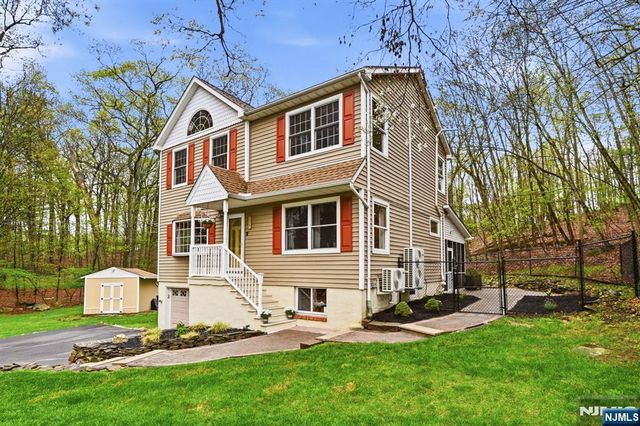 219 Snake Den Road, Wanaque, NJ 07465