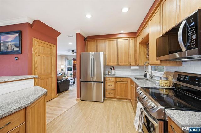 219 Snake Den Road, Wanaque, NJ 07465