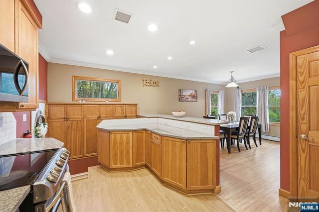 219 Snake Den Road, Wanaque, NJ 07465