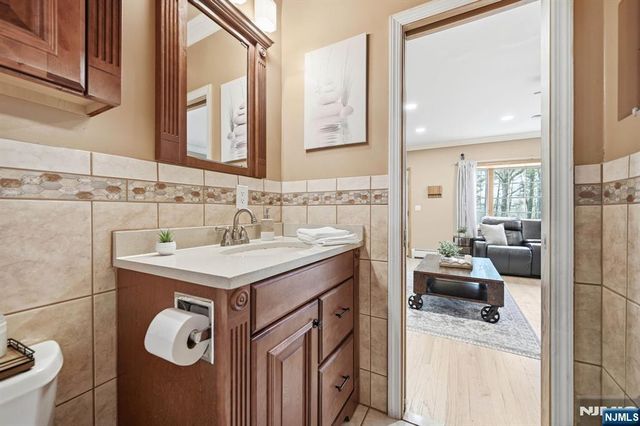 219 Snake Den Road, Wanaque, NJ 07465